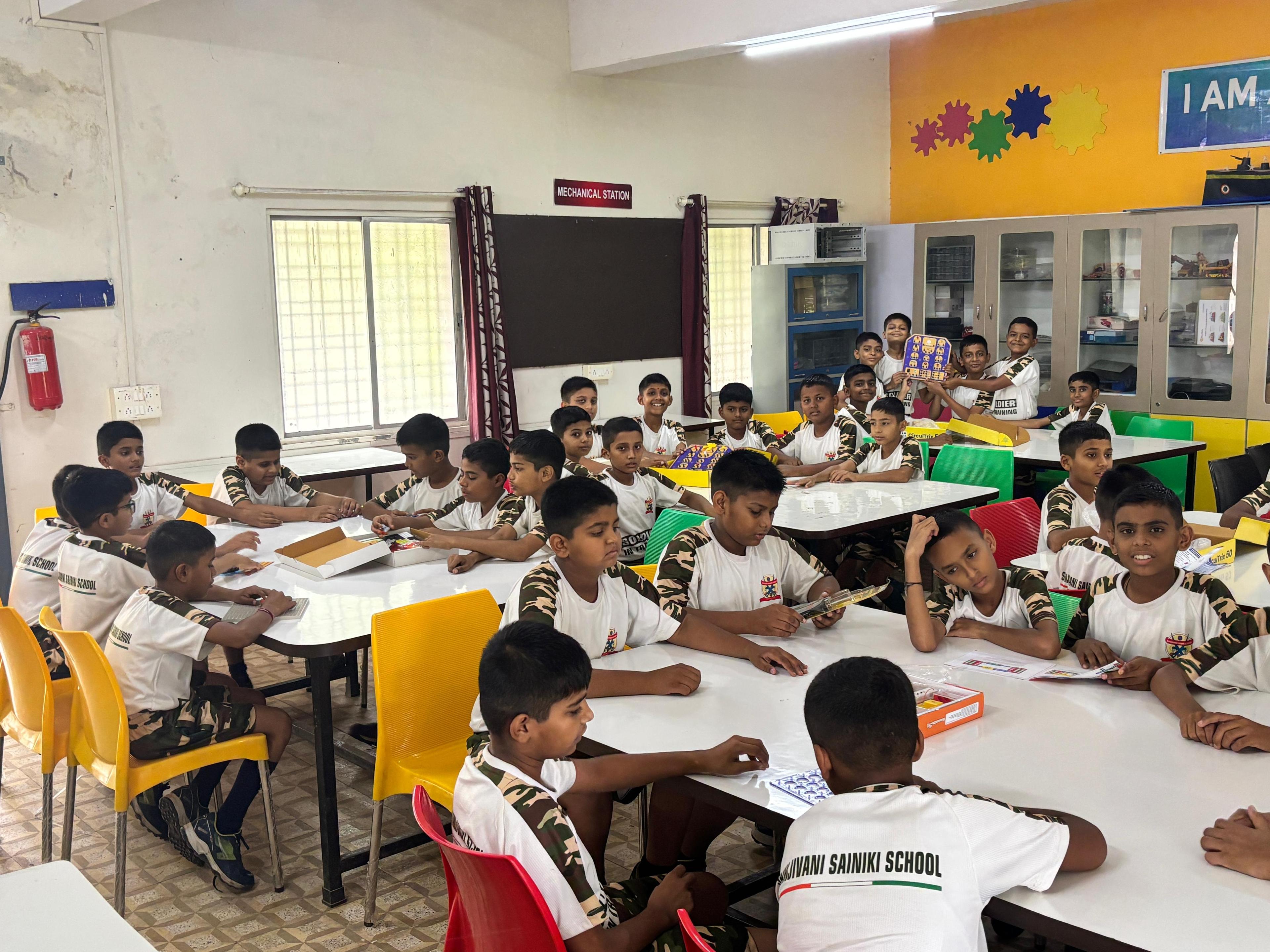 School Labs 24